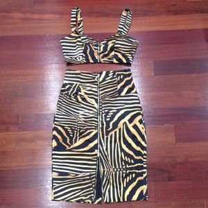 🌺SET🌺MARCIANO EXOTIC ANIMAL PRINT SKIRT/TOP SET.